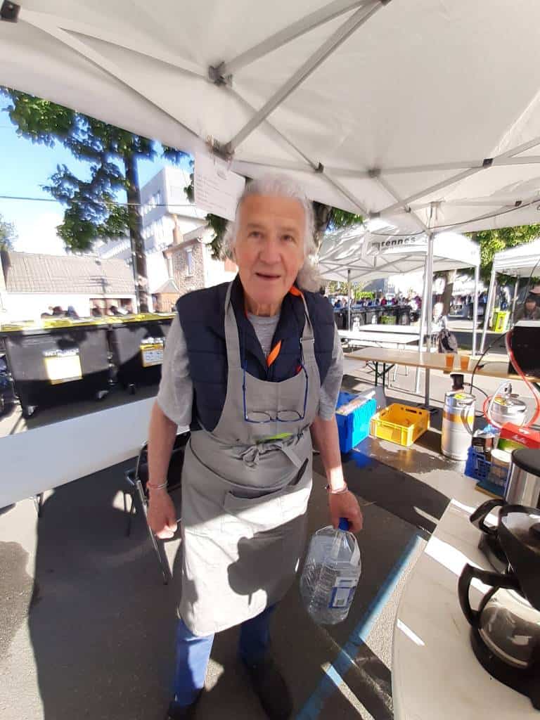 20250518 braderie bénévoles (15)