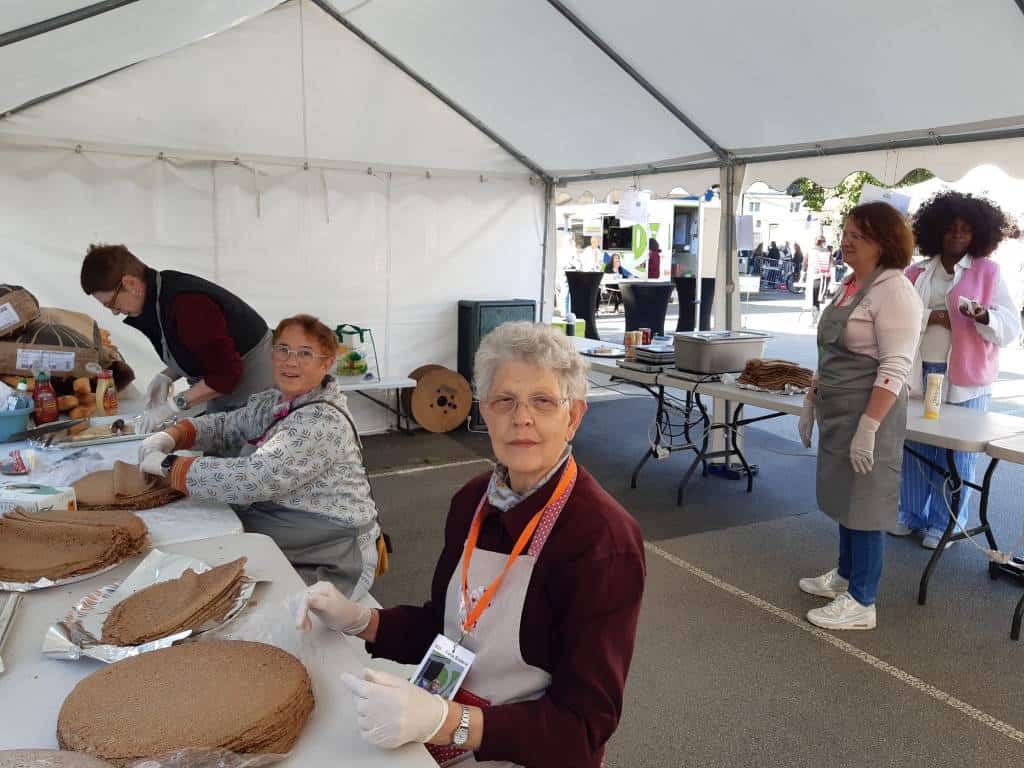 20250518 braderie bénévoles (24)